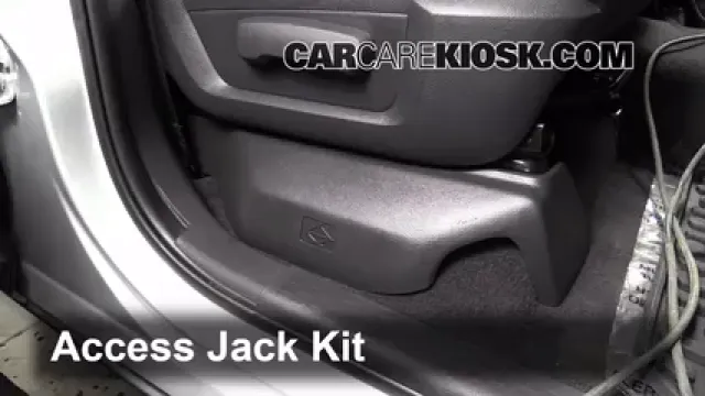 2012 Ram 1500 SLT 5.7L V8 Crew Cab Pickup Tires & Wheels Change a Flat Tire